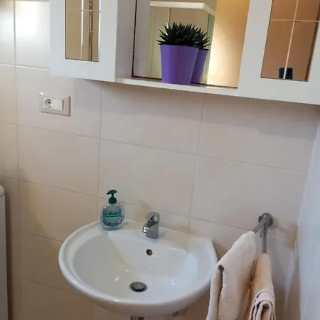 Ana * Ližnjan